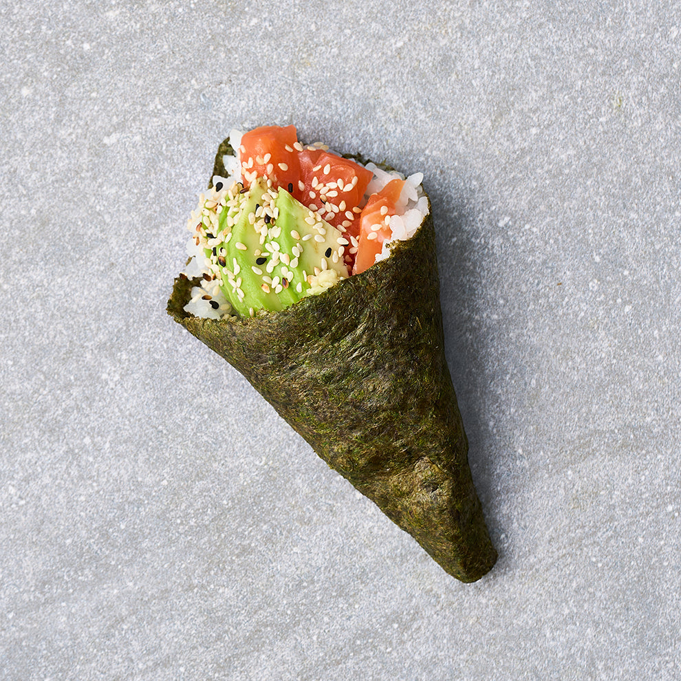 Salmon Hand Roll (Temaki) | 1pc